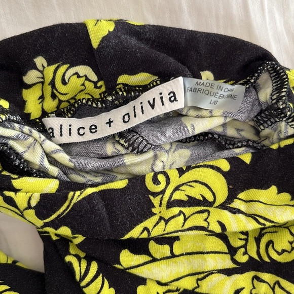 Alice and Olivia Delaina turtleneck size L great condition - Picture 5 of 5